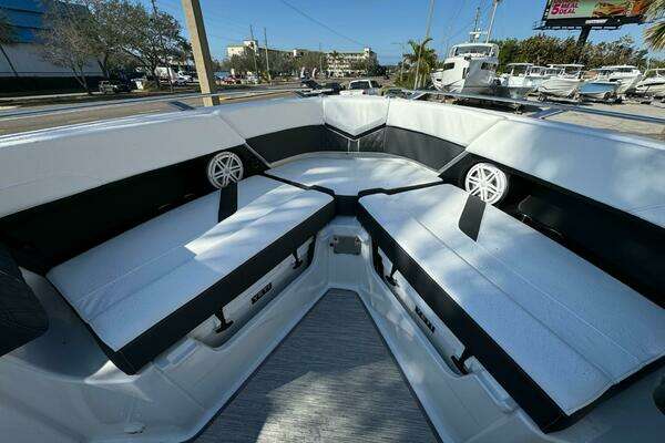 Monterey 30 ELITE Yacht For Sale