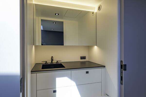 Vanquish Yachts VQ45 Yacht For Sale