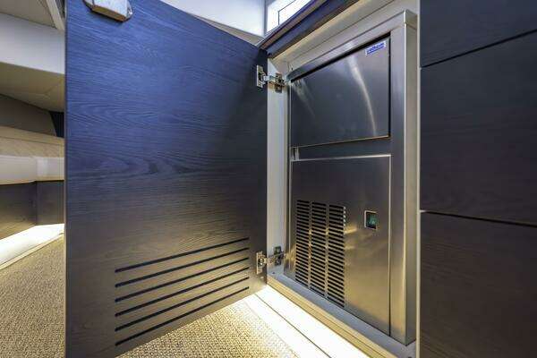 Vanquish Yachts VQ45 Yacht For Sale