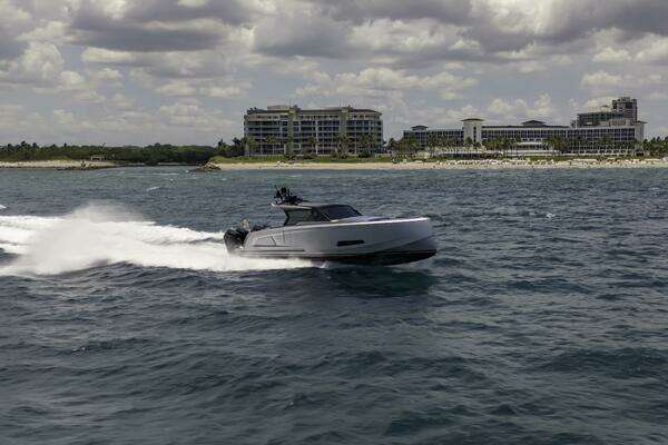 Vanquish Yachts VQ45 Yacht For Sale