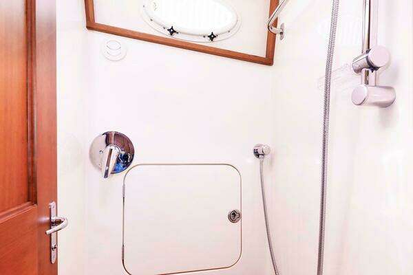 Hinckley Talaria 44 MY Yacht For Sale