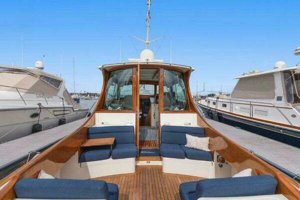 Hinckley Talaria 44 MY Yacht For Sale