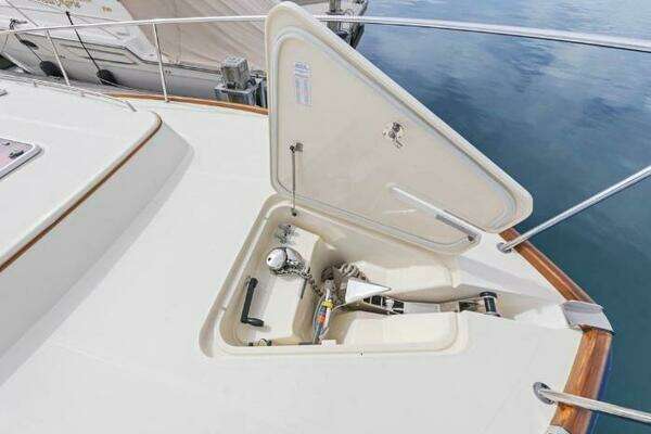 Hinckley Talaria 44 MY Yacht For Sale