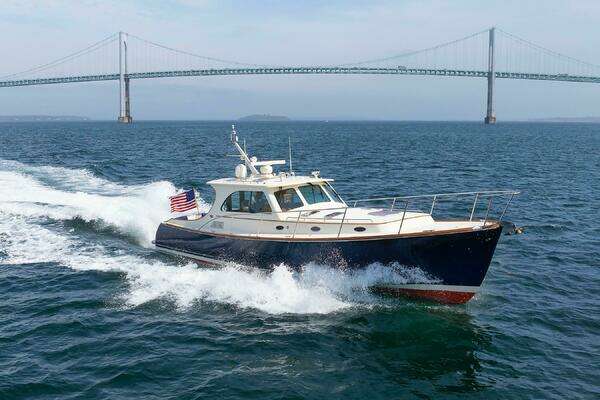 Hinckley Talaria 44 MY Yacht For Sale