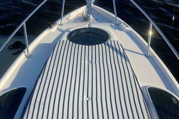 Photo of the 2015 Regal 28 Express