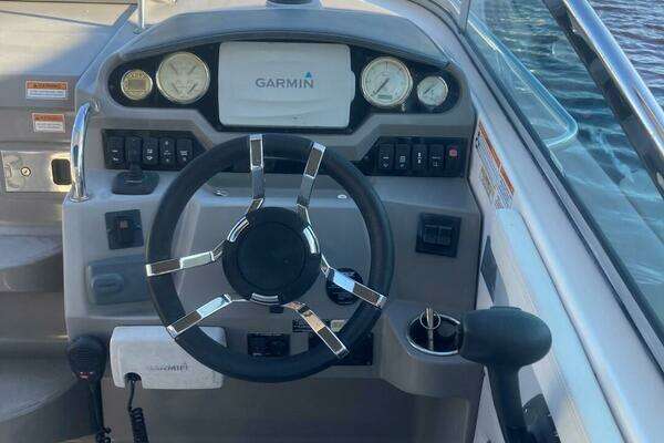 Photo of the 2015 Regal 28 Express