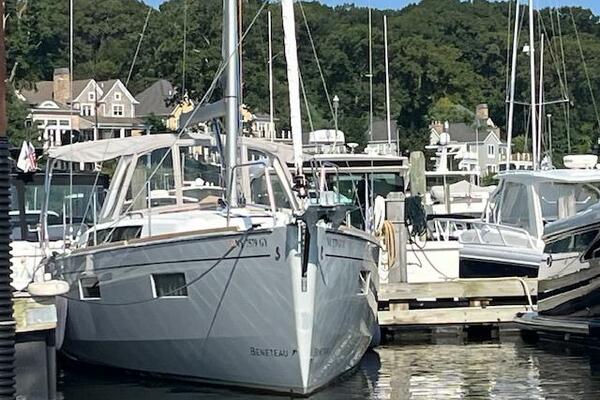 NAN SEA I 38ft Beneteau Yacht For Sale