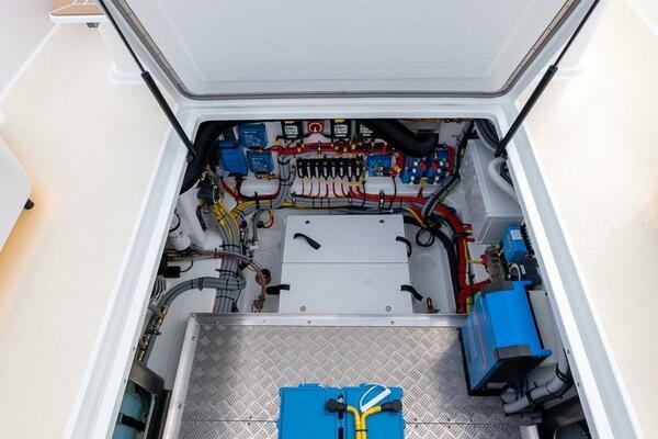 Stock 1 27ft Targa Yacht For Sale