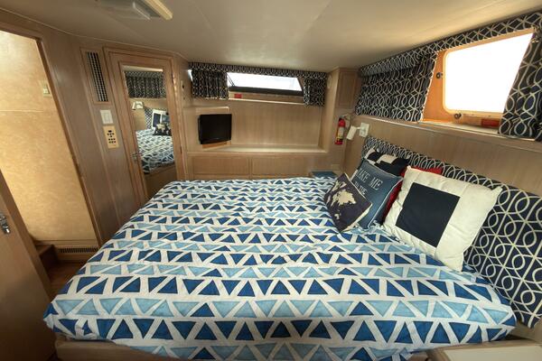 Escape 40ft Hatteras Yacht For Sale