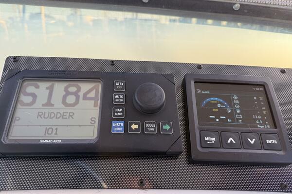 Escape 40ft Hatteras Yacht For Sale