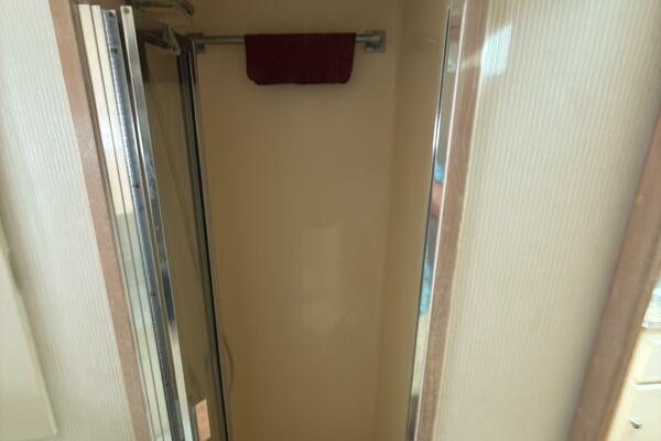 Escape 40ft Hatteras Yacht For Sale