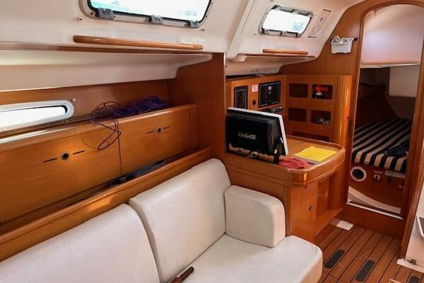 GLOUCESTER 36ft Beneteau Yacht For Sale