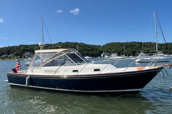 ENCORE 33ft Little Harbor Yacht For Sale ENCORE 33ft Little Harbor Yacht For Sale