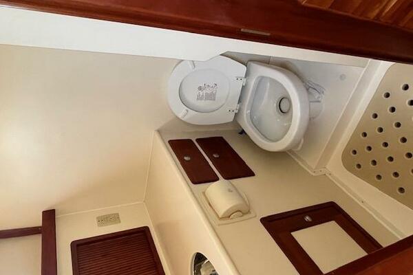 ENCORE 33ft Little Harbor Yacht For Sale ENCORE 33ft Little Harbor Yacht For Sale