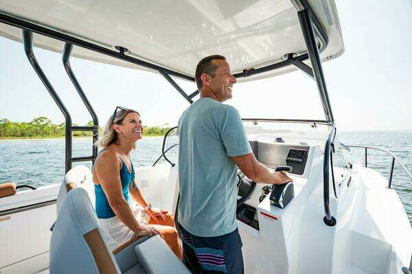 Photo of the 2026 Beneteau Flyer 8 SUNdeck