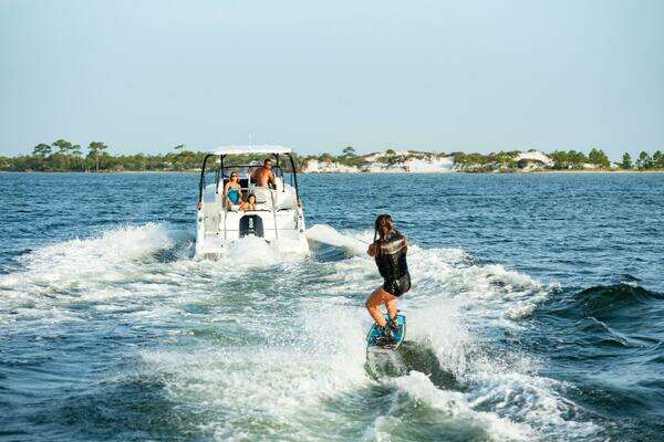 Photo of the 2026 Beneteau Flyer 8 SUNdeck