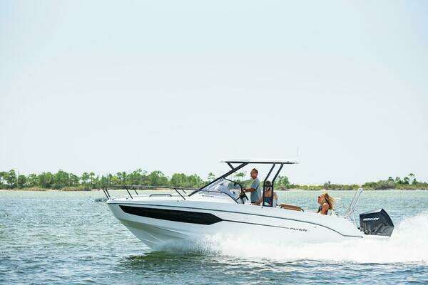 Photo of the 2026 Beneteau Flyer 8 SUNdeck