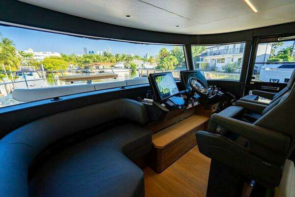 Photo of the 2023 Absolute 64 Navetta "KINGSHIP"