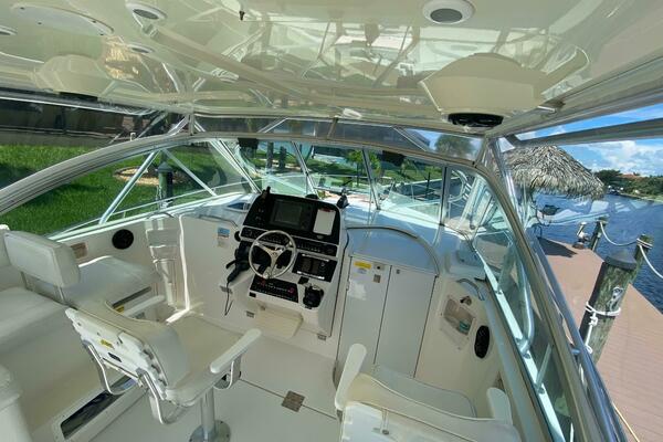 Tropical High 33ft Rampage Yacht For Sale Tropical High 33ft Rampage Yacht For Sale