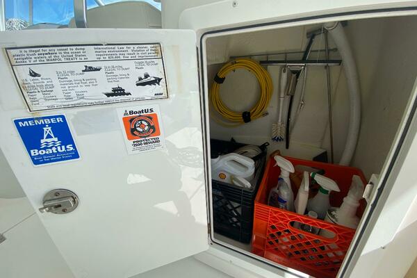 Tropical High 33ft Rampage Yacht For Sale Tropical High 33ft Rampage Yacht For Sale