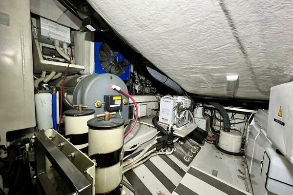 62ft Azimut Yacht For Sale 62ft Azimut Yacht For Sale