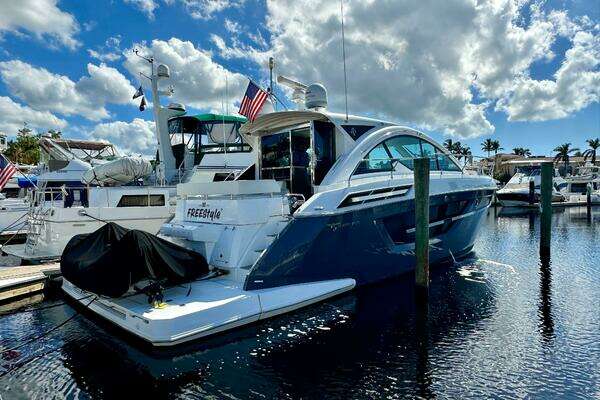 2020 Cruisers Yachts 50