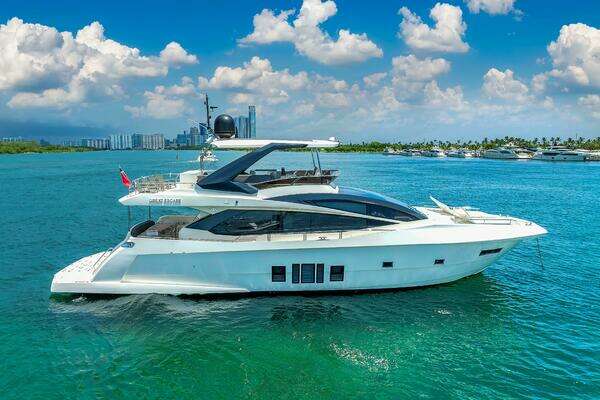 Photo of the 2013 Astondoa 72 GLX "Greyt Escape"