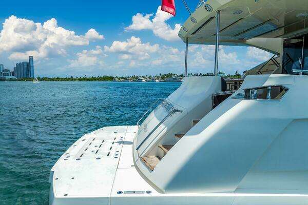 Photo of the 2013 Astondoa 72 GLX "Greyt Escape"