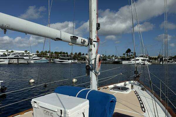 Photo of the 1985 Endeavour 42