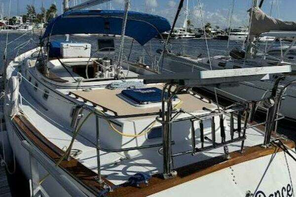 Photo of the 1985 Endeavour 42