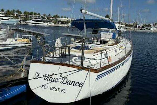 Photo of the 1985 Endeavour 42