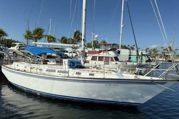 Photo of the 1985 Endeavour 42