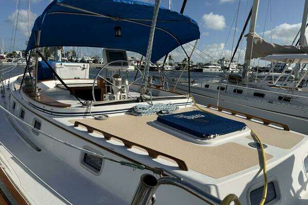 Photo of the 1985 Endeavour 42