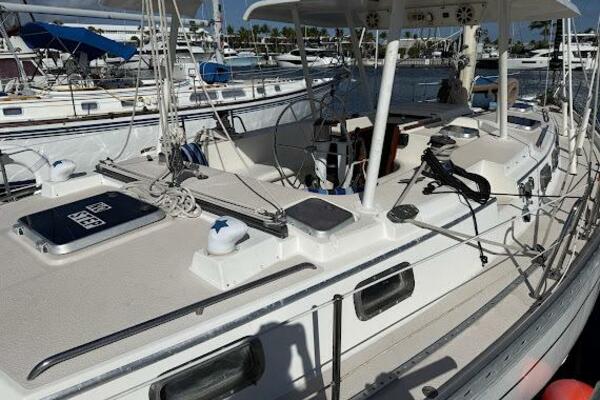44ft Catalina Morgan Yacht For Sale