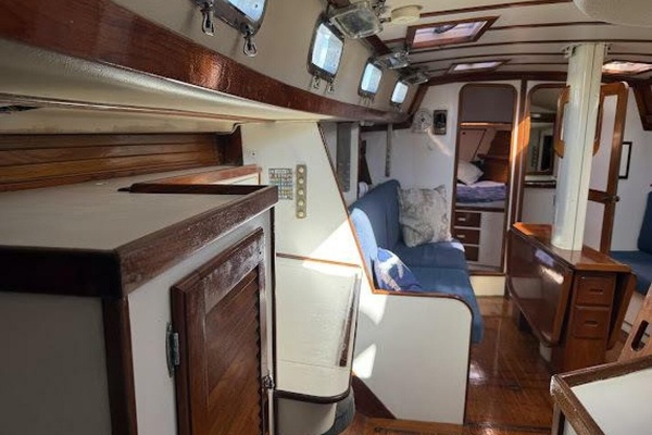 WILD THING 44ft Morgan Yacht For Sale