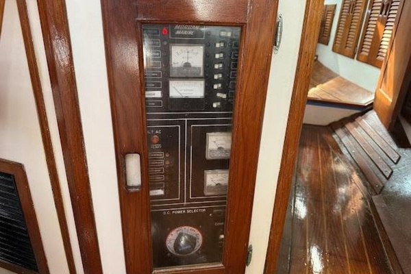 WILD THING 44ft Morgan Yacht For Sale