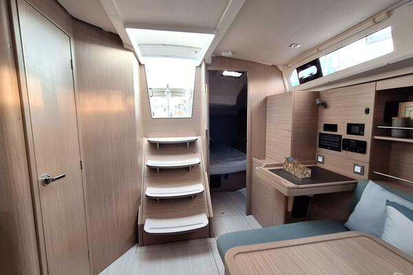 37ft Beneteau Yacht For Sale