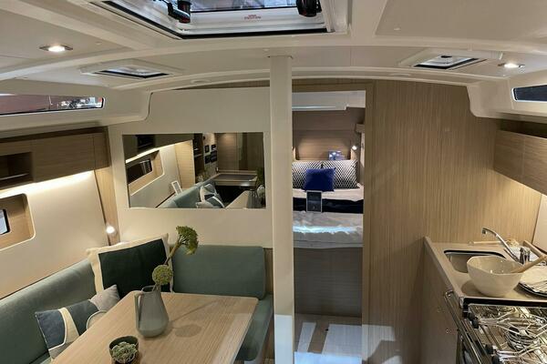 37ft Beneteau Yacht For Sale