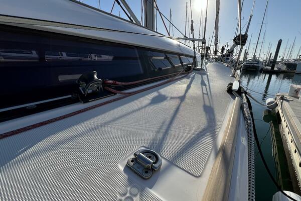 Falkor 37ft Jeanneau Yacht For Sale