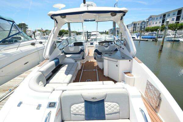 Photo of the 2013 Chaparral 327 SSX "Couples Thearpy"