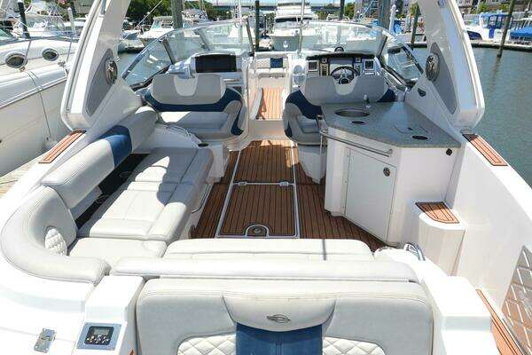Photo of the 2013 Chaparral 327 SSX "Couples Thearpy"