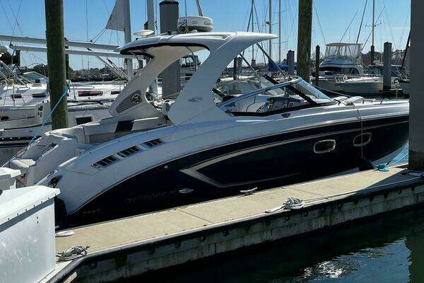 Photo of the 2013 Chaparral 327 SSX "Couples Thearpy"
