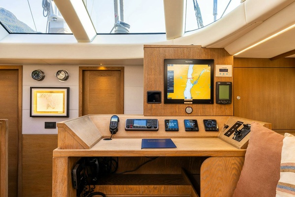 CHAMPAGNE HIPPY 85ft Oyster Yachts Yacht For Sale