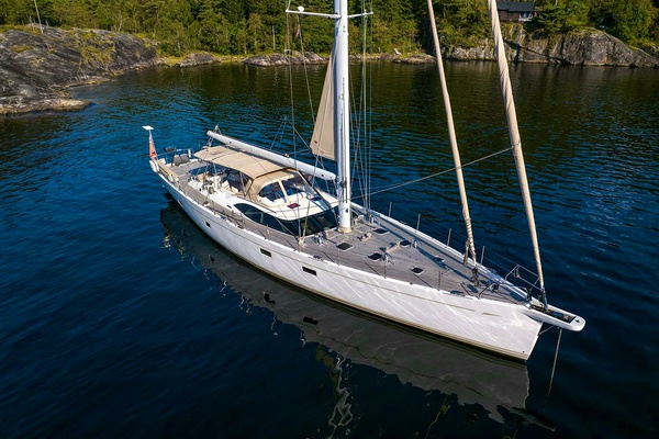 CHAMPAGNE HIPPY 85ft Oyster Yachts Yacht For Sale