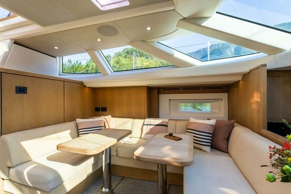 CHAMPAGNE HIPPY 85ft Oyster Yachts Yacht For Sale