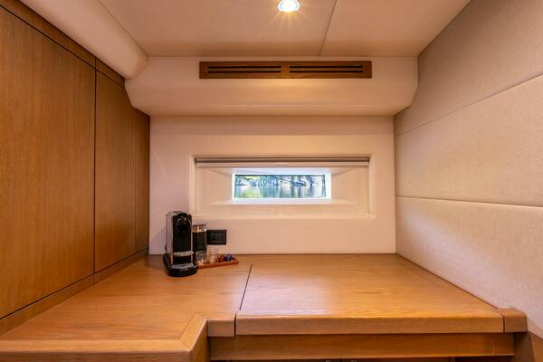 CHAMPAGNE HIPPY 85ft Oyster Yachts Yacht For Sale