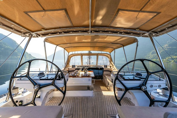 CHAMPAGNE HIPPY 85ft Oyster Yachts Yacht For Sale