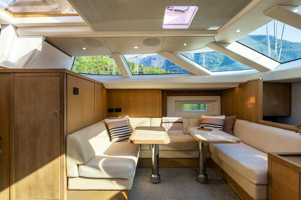 CHAMPAGNE HIPPY 85ft Oyster Yachts Yacht For Sale