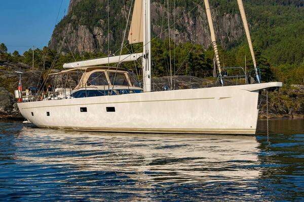 CHAMPAGNE HIPPY 85ft Oyster Yachts Yacht For Sale