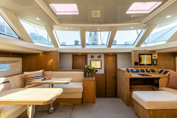 CHAMPAGNE HIPPY 85ft Oyster Yachts Yacht For Sale